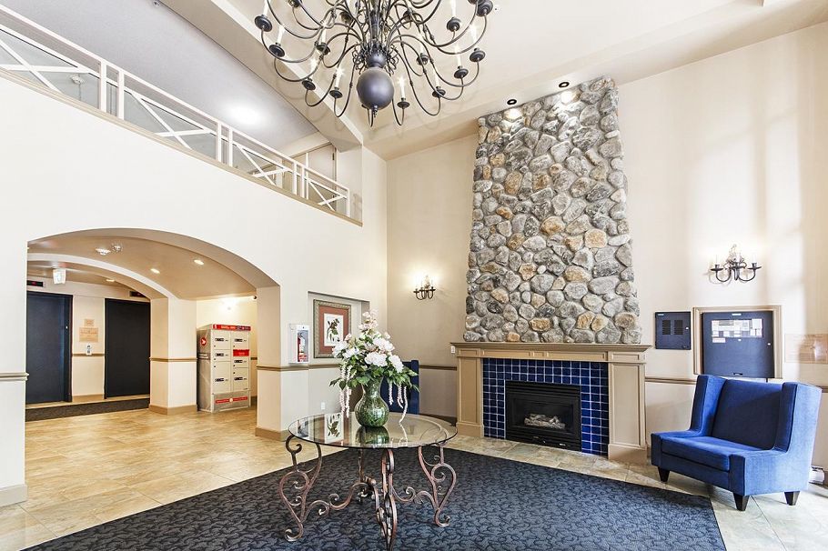 420 3600 Windcrest Drive North Vancouver, BC - 26