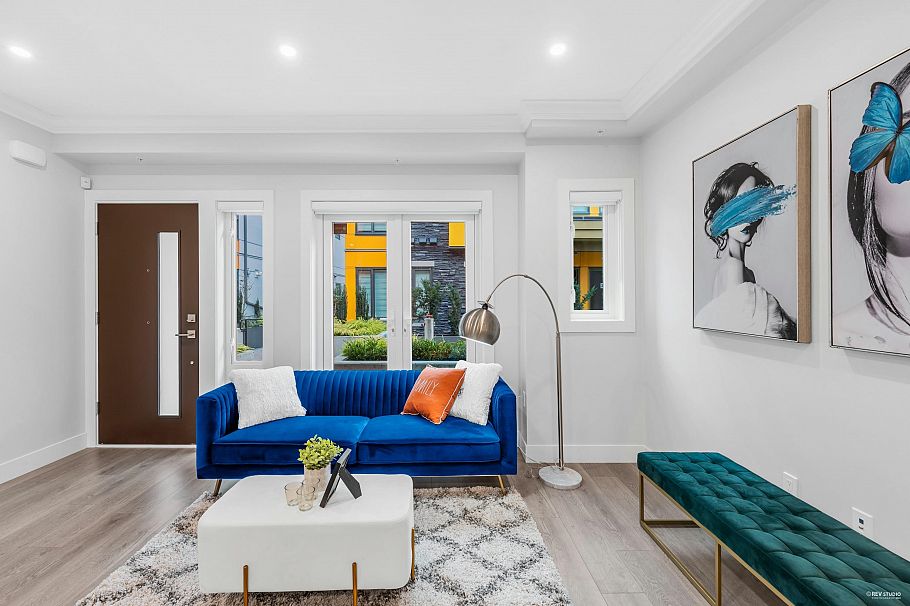 24 7565 Oak Street Vancouver, BC - 7