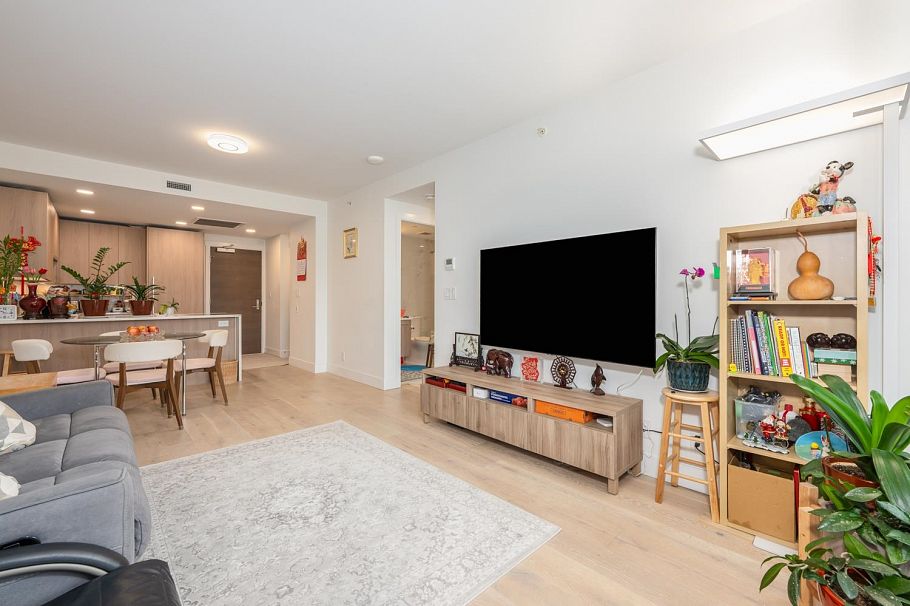 510 2780 Valley Centre Avenue North Vancouver, BC - 3