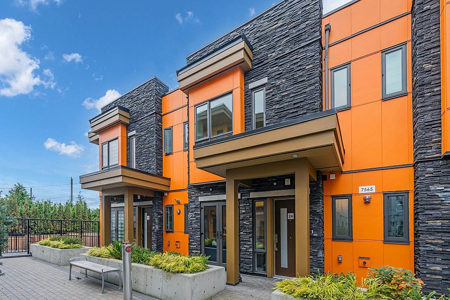 24 7565 Oak Street Vancouver, BC - 2