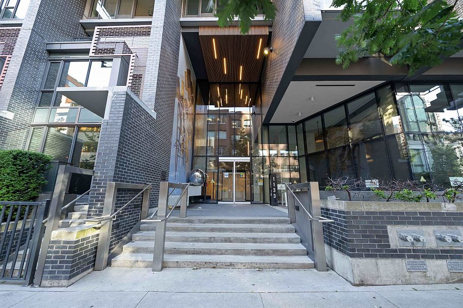 702 1133 Hornby Street Vancouver, BC - 2