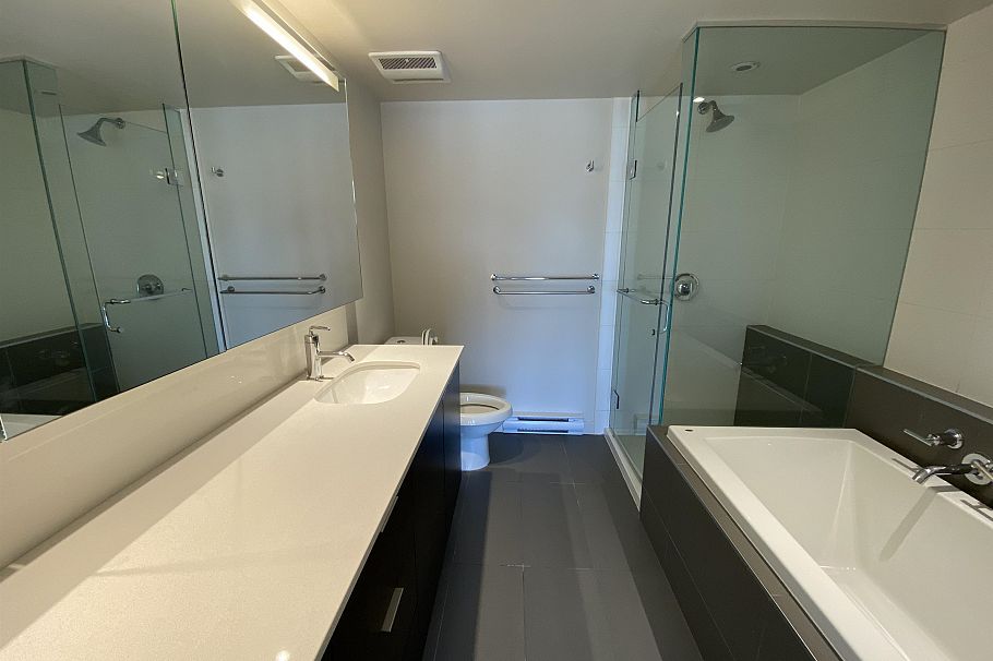 509 1679 Lloyd Avenue North Vancouver, BC - 9