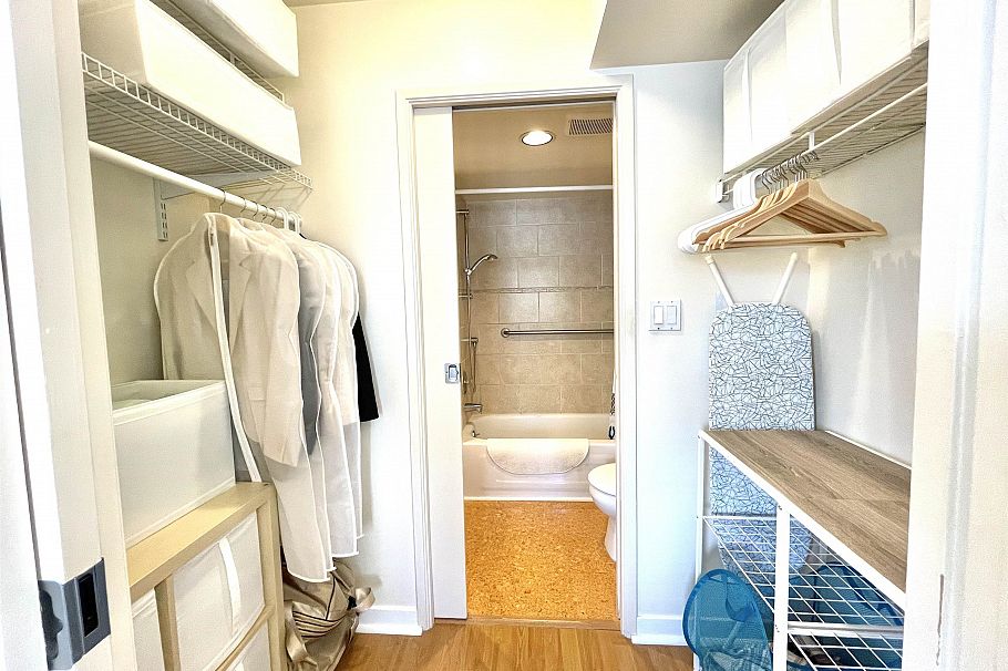 204 5626 Larch Street Vancouver, BC - 9