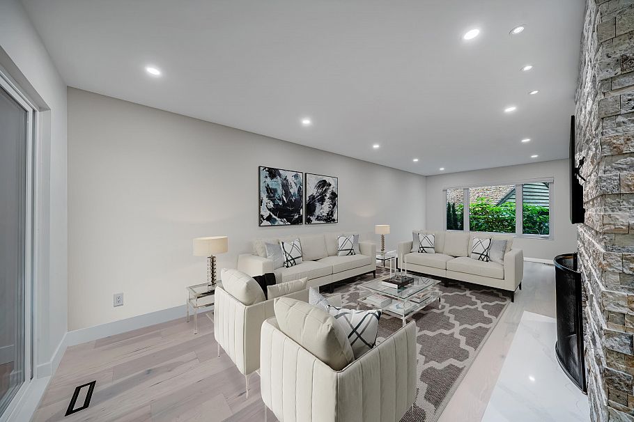 867 Frederick Road North Vancouver, BC - 2