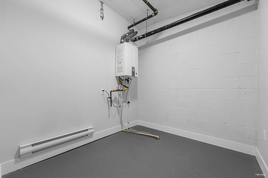 24 7565 Oak Street Vancouver, BC - 16