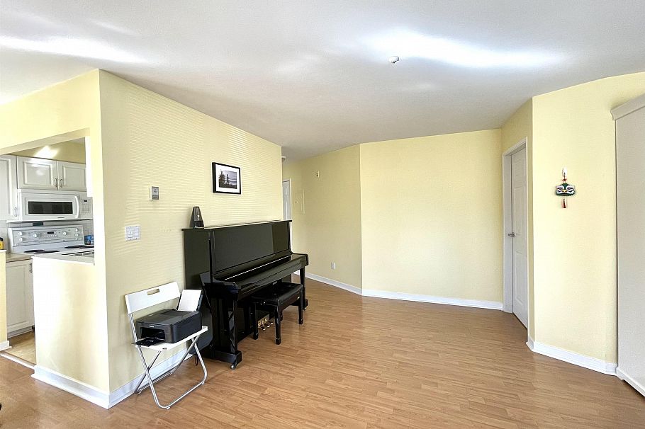 204 5626 Larch Street Vancouver, BC - 6