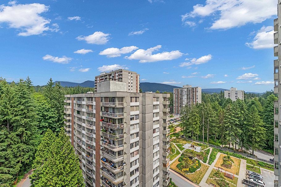 1404 2024 Fullerton Avenue North Vancouver, BC - 1