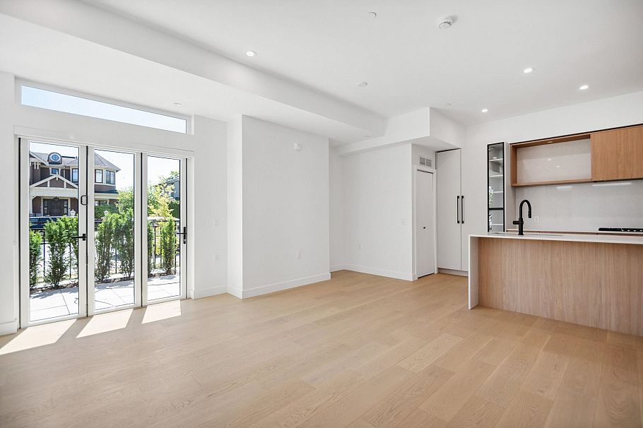 112 715 W 49th Avenue Vancouver, BC - 8