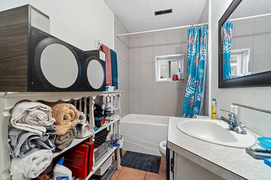 473 E 45th Avenue Vancouver, BC - 5