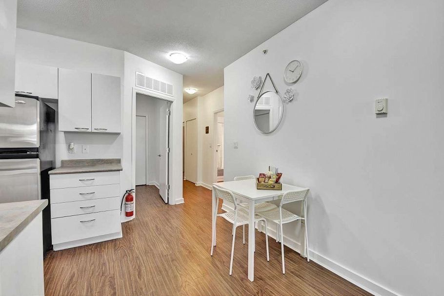 204 1249 Granville Street Vancouver, BC - 6