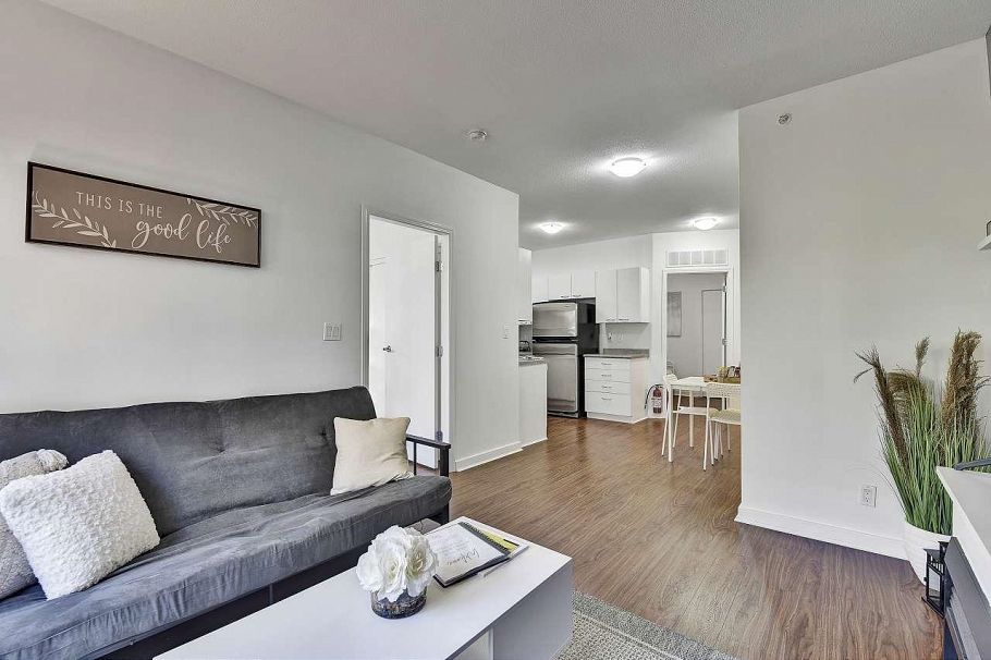 204 1249 Granville Street Vancouver, BC - 1