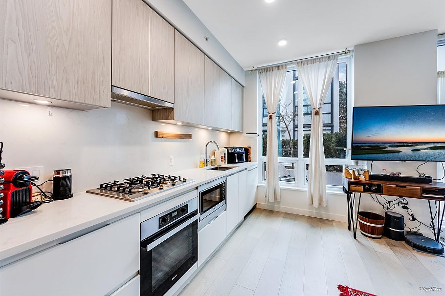 102 4240 Cambie Street Vancouver, BC - 4