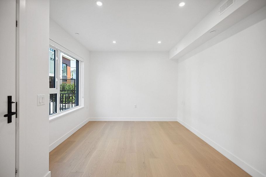 112 715 W 49th Avenue Vancouver, BC - 18