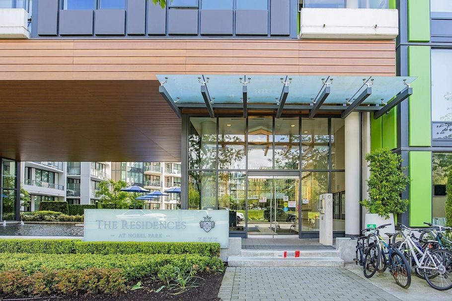 805 3533 Ross Drive Vancouver, BC - 2