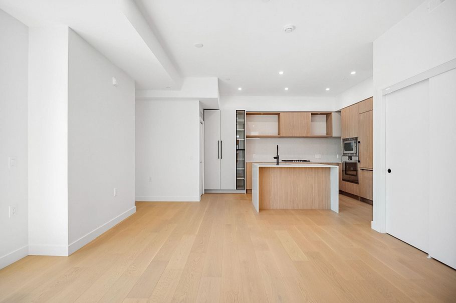 112 715 W 49th Avenue Vancouver, BC - 9