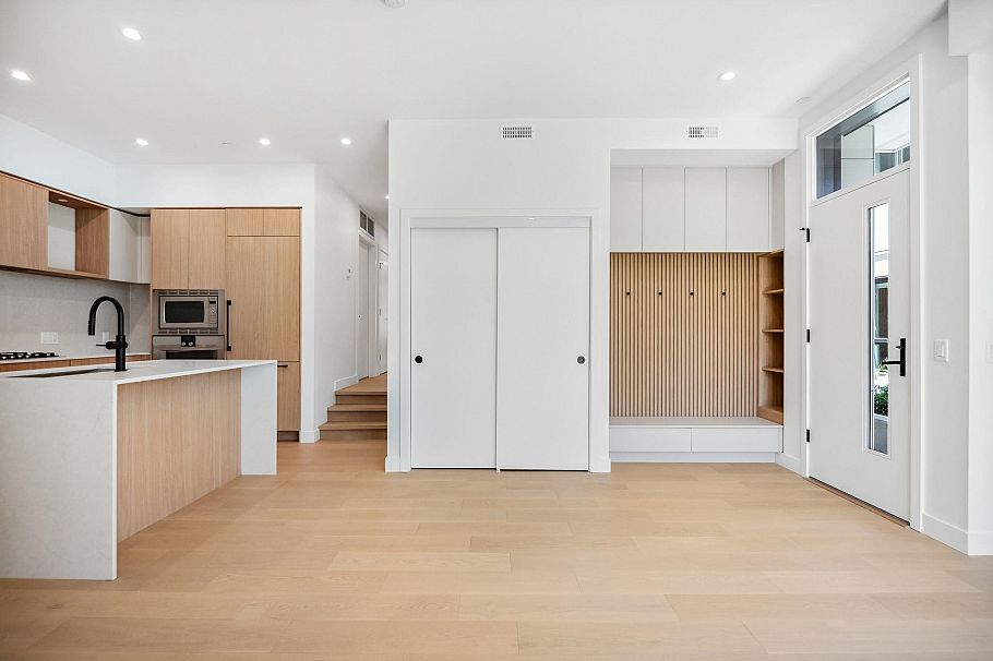 112 715 W 49th Avenue Vancouver, BC - 11