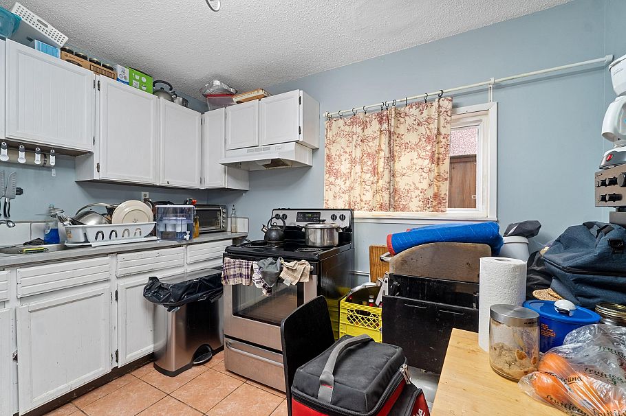 473 E 45th Avenue Vancouver, BC - 4