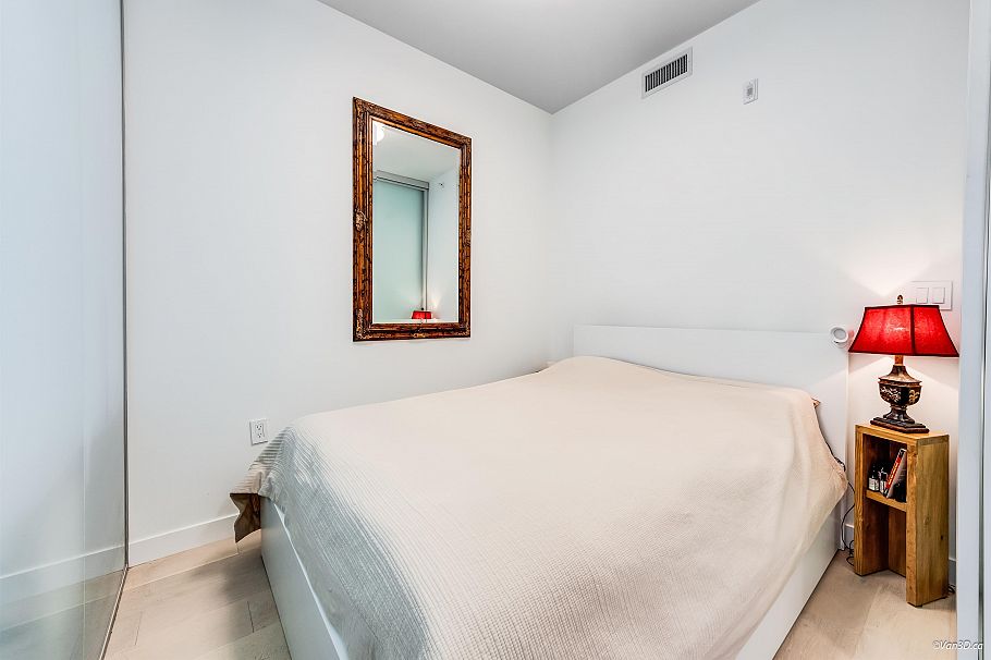 102 4240 Cambie Street Vancouver, BC - 5