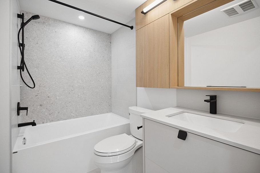 112 715 W 49th Avenue Vancouver, BC - 24