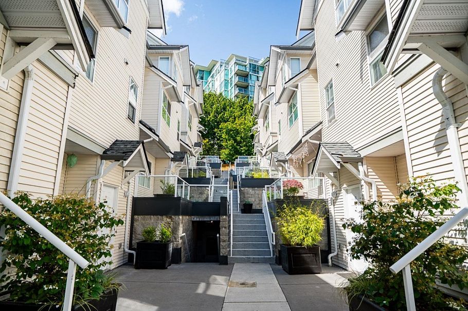 64 2727 E Kent Avenue North Vancouver, BC - 21