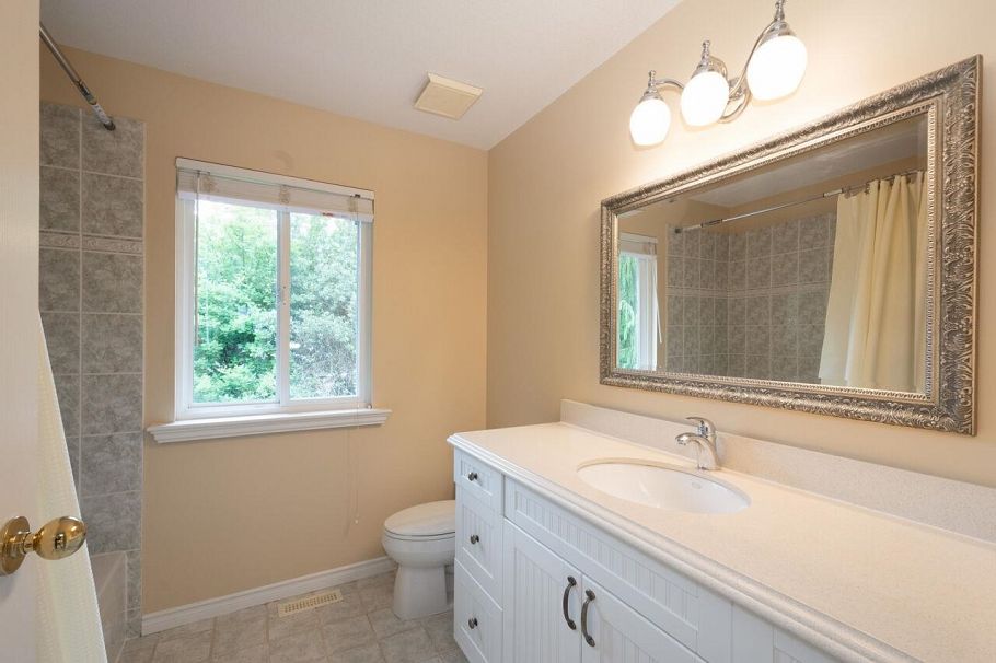 1273 Eldon Road North Vancouver, BC - 34