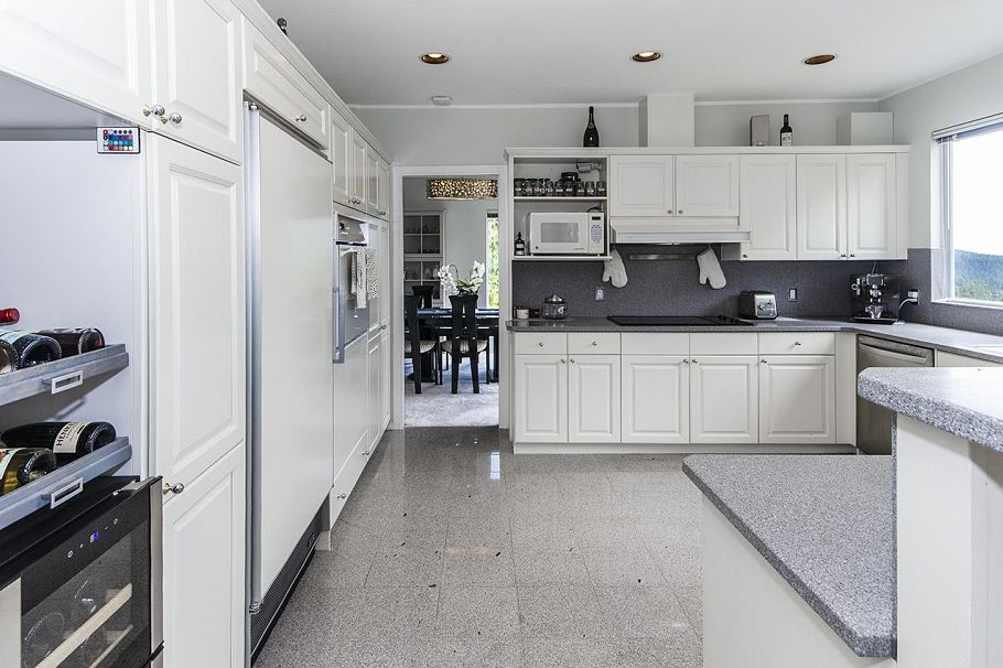 1241 Coleman Street North Vancouver, BC - 18