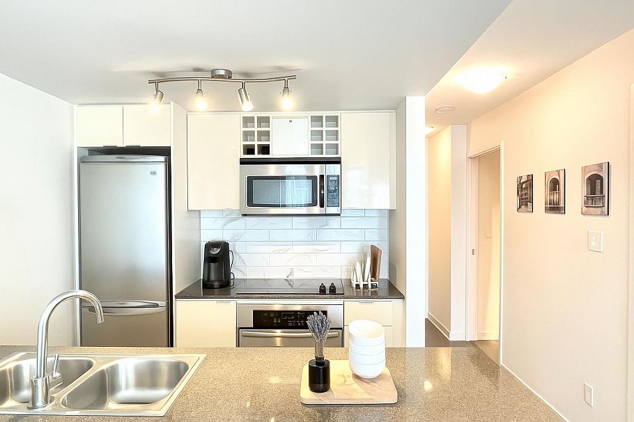 1801 233 Robson Street Vancouver, BC - 7