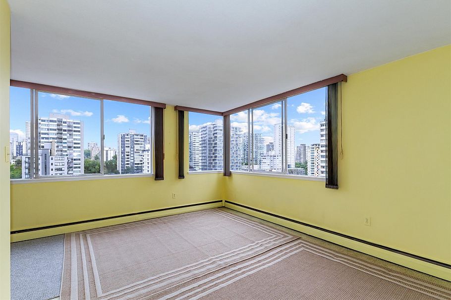 1202 1850 Comox Street Vancouver, BC - 2