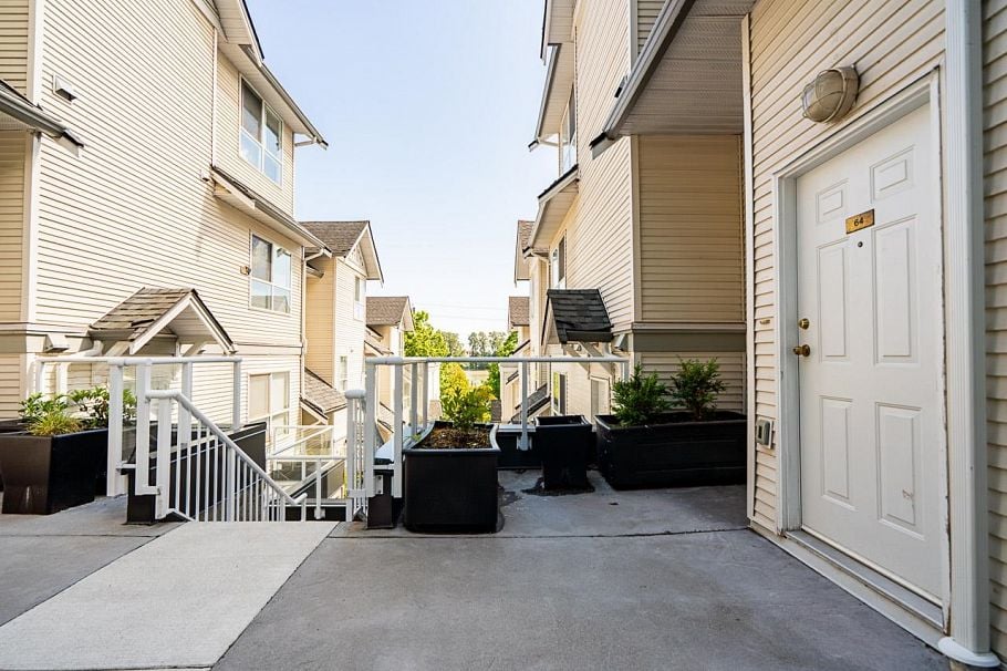 64 2727 E Kent Avenue North Vancouver, BC - 25