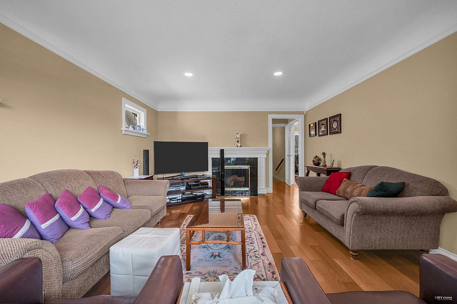 2785 W 20th Avenue Vancouver, BC - 3