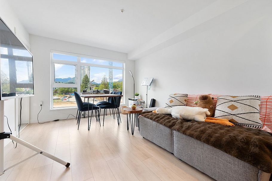 309 1519 Crown Street North Vancouver, BC - 1