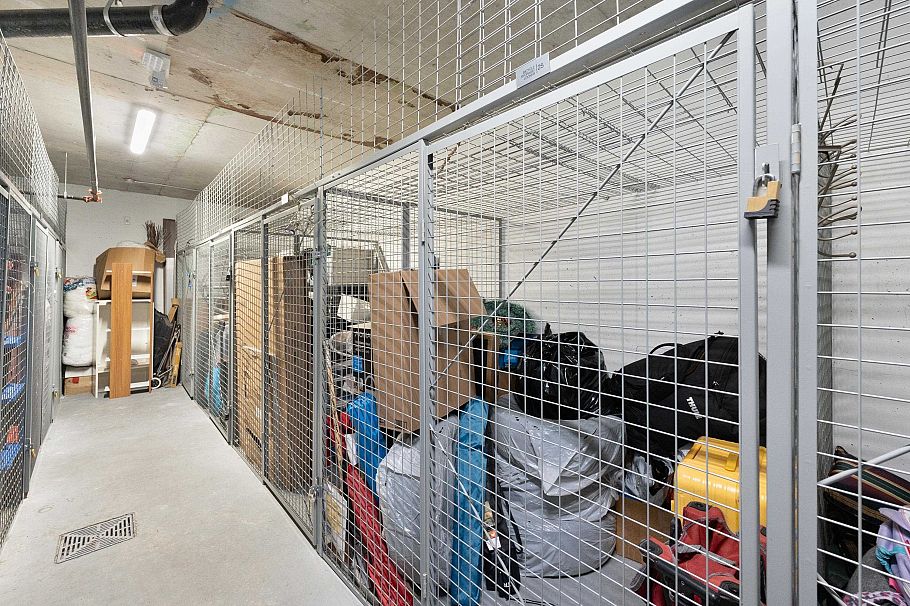 309 1519 Crown Street North Vancouver, BC - 25