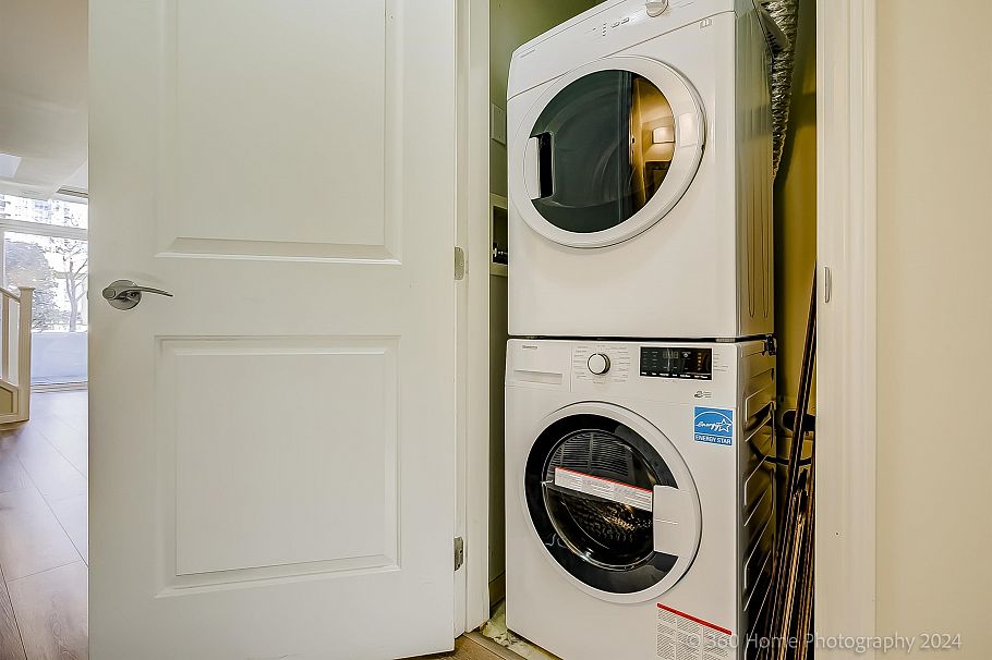 303 1211 Melville Street Vancouver, BC - 11