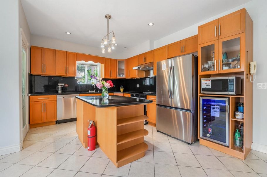 5396 Rhodes Street Vancouver, BC - 13