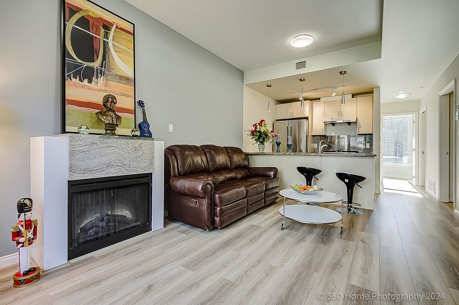 303 1211 Melville Street Vancouver, BC - 1