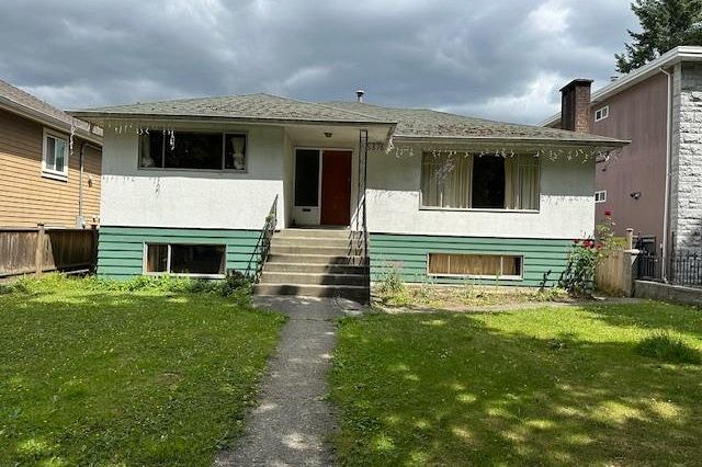 5378 Rhodes Street Vancouver, BC - 2