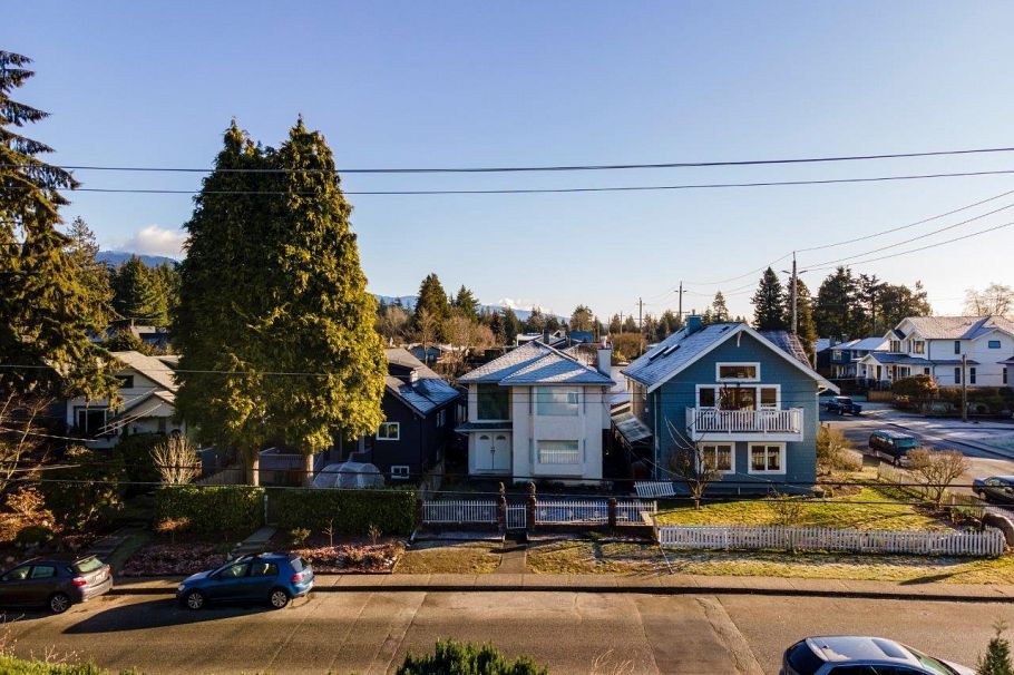 780 E 16th Street North Vancouver, BC - 10