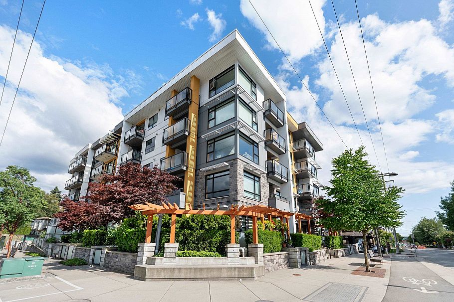 309 1519 Crown Street North Vancouver, BC - 17