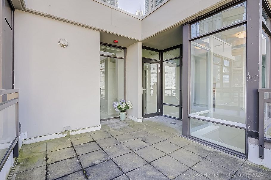 303 1211 Melville Street Vancouver, BC - 26