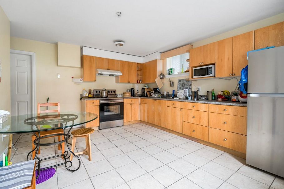 5396 Rhodes Street Vancouver, BC - 23