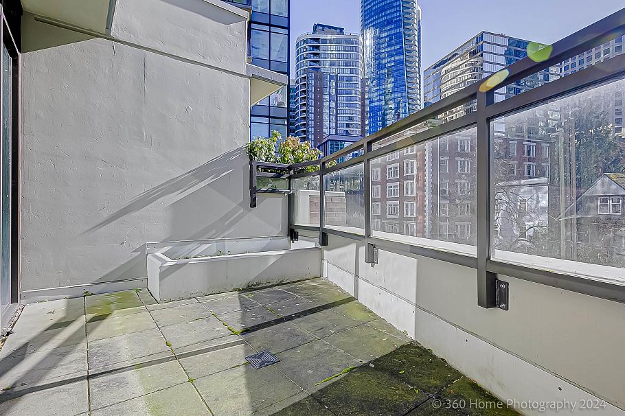 303 1211 Melville Street Vancouver, BC - 25