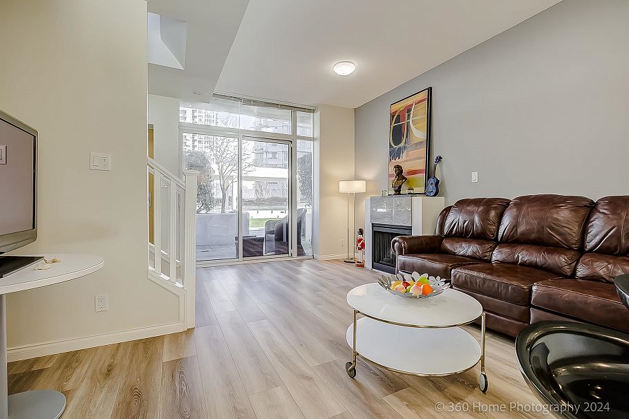 303 1211 Melville Street Vancouver, BC - 6