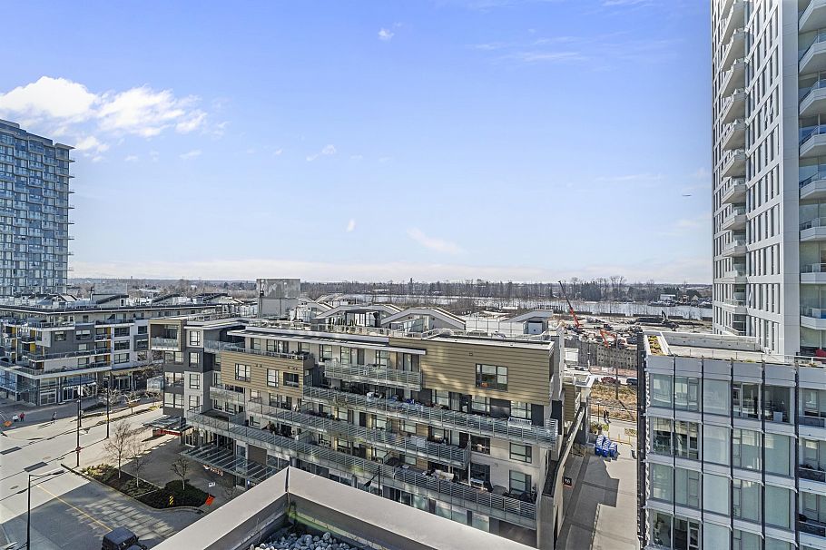 702 3451 Sawmill Crescent Vancouver, BC - 3