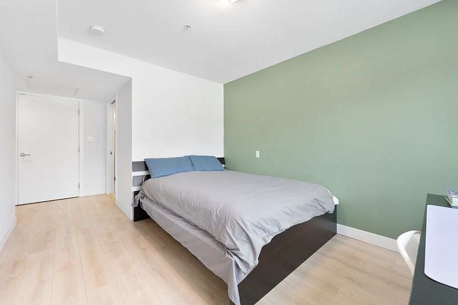 309 1519 Crown Street North Vancouver, BC - 14