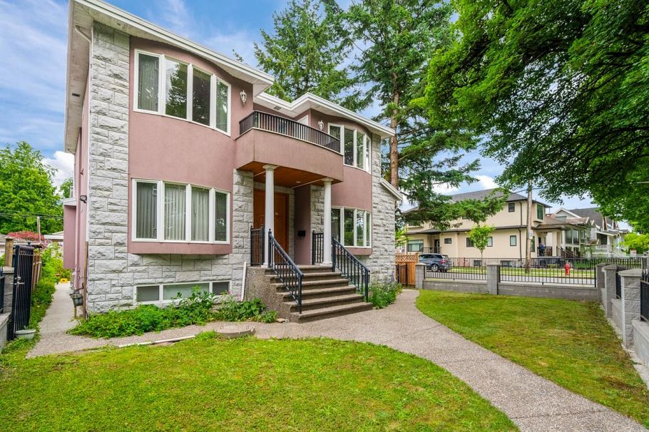 5396 Rhodes Street Vancouver, BC - 3