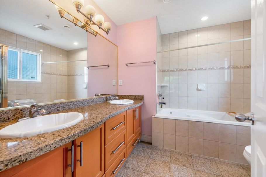 5396 Rhodes Street Vancouver, BC - 25