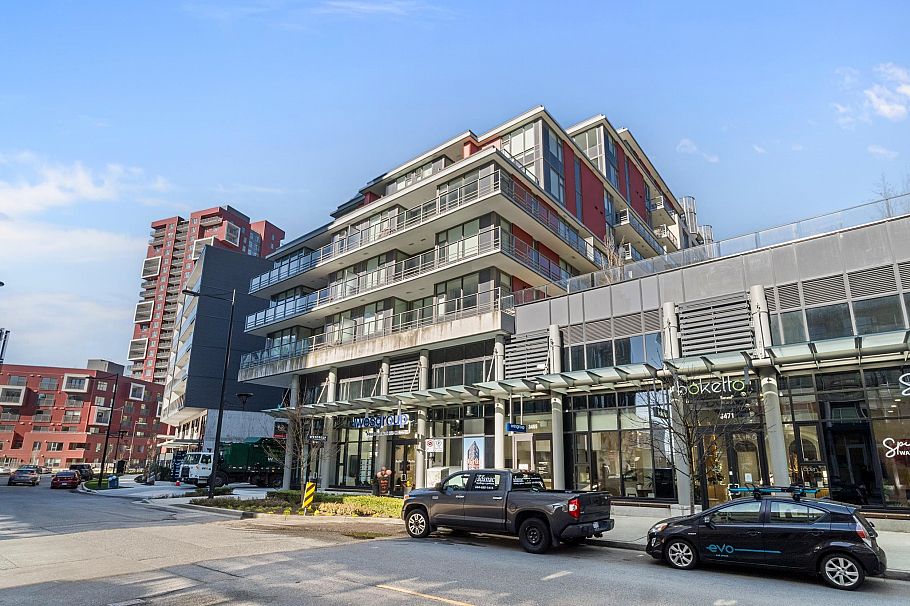 702 3451 Sawmill Crescent Vancouver, BC - 1