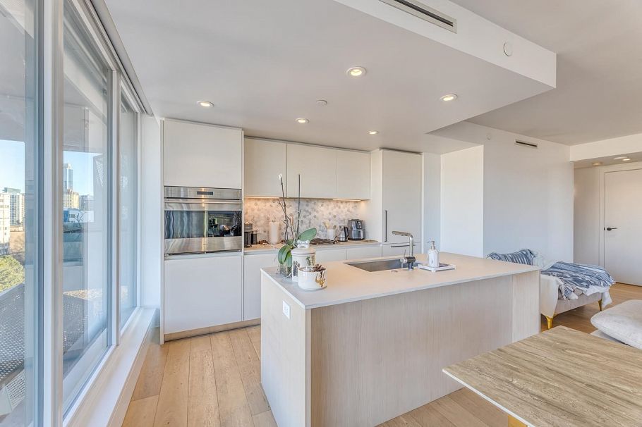 1401 1365 Davie Street Vancouver, BC - 4