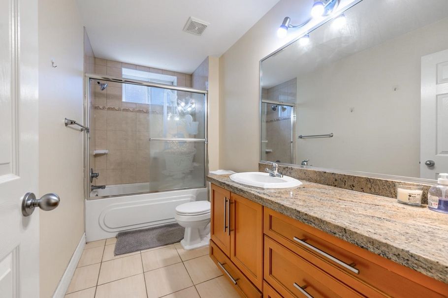 5396 Rhodes Street Vancouver, BC - 21