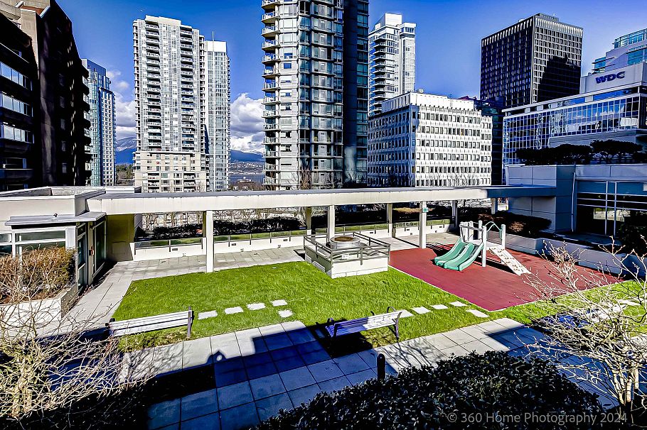 303 1211 Melville Street Vancouver, BC - 20